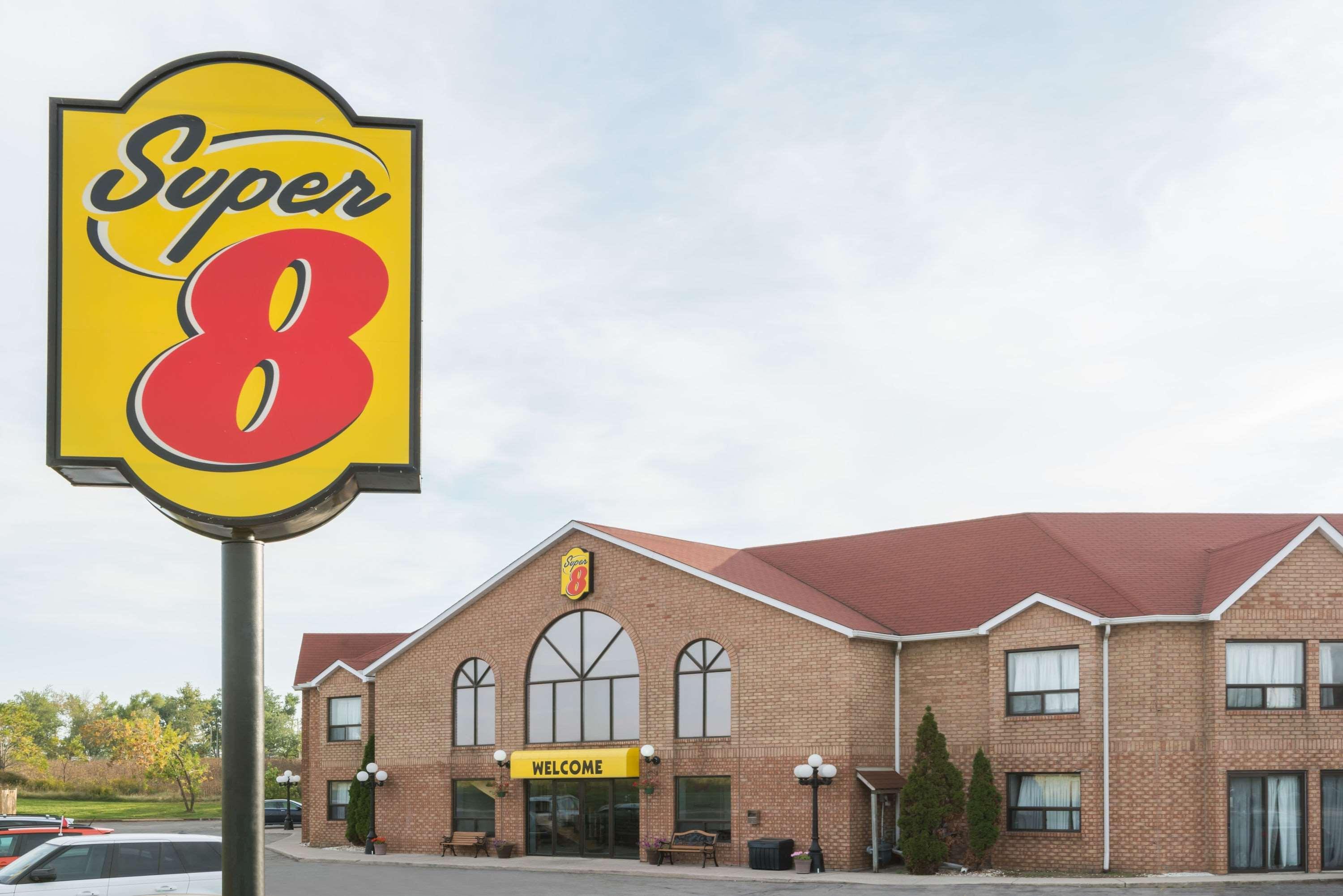 Отель Super 8 Mount Hope/Hamilton International Airport Экстерьер фото
