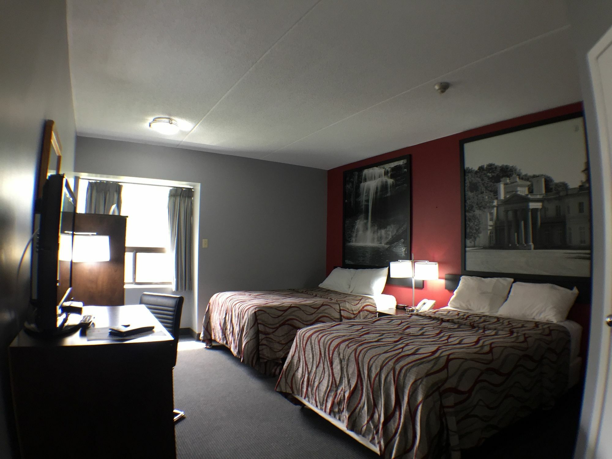 Отель Super 8 Mount Hope/Hamilton International Airport Экстерьер фото